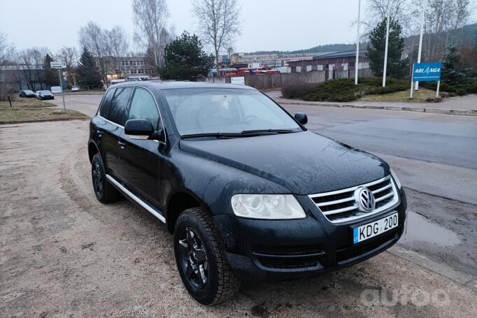 Volkswagen Touareg 1 generation Crossover