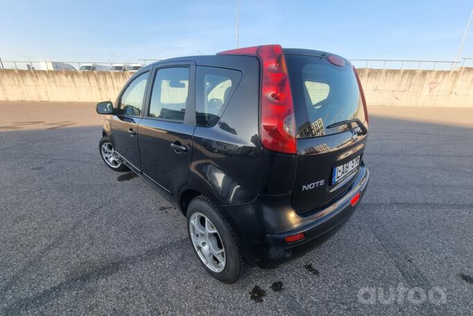 Nissan Note E11 Hatchback