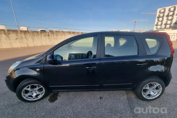 Nissan Note E11 Hatchback