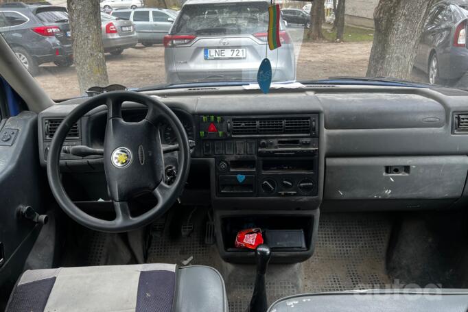 Volkswagen Caravelle T4 Minivan