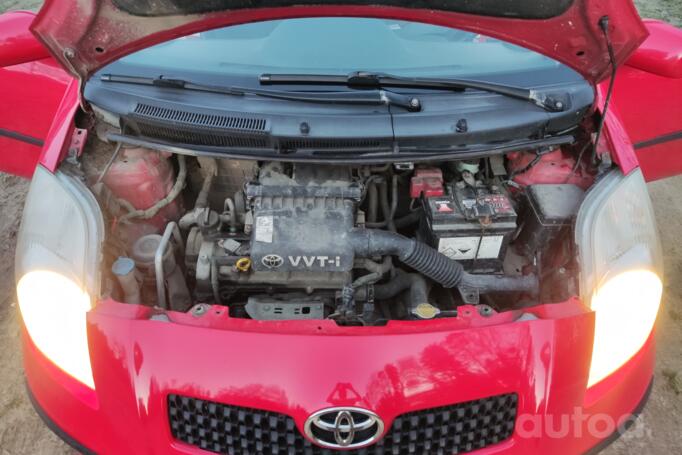 Toyota Yaris 2 generation
