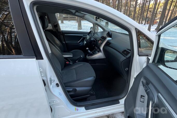 Toyota Verso 1 generation [restyling] Minivan