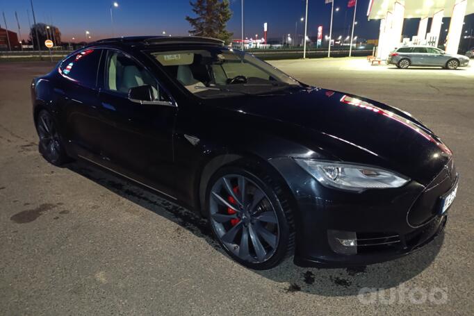 Tesla Model S 1 generation Liftback