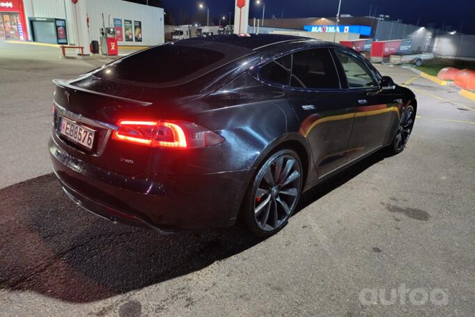 Tesla Model S 1 generation Liftback