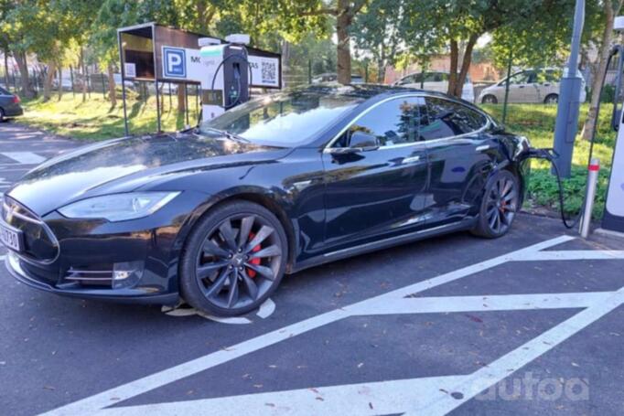 Tesla Model S 1 generation Liftback