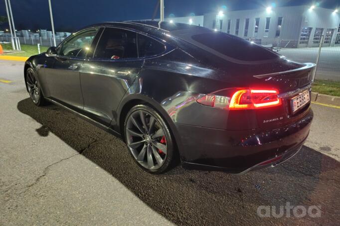Tesla Model S 1 generation Liftback