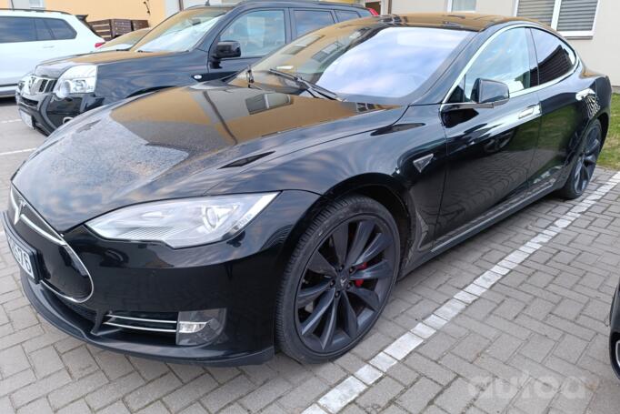 Tesla Model S 1 generation Liftback
