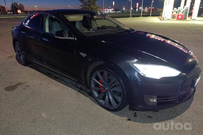Tesla Model S 1 generation Liftback