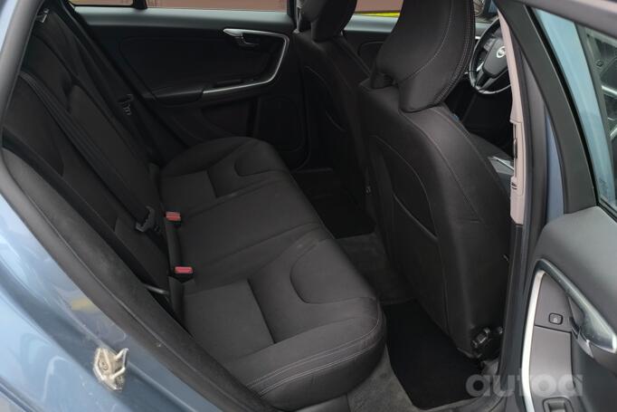Volvo V60 1 generation [restyling] wagon 5-doors