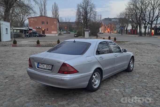 Mercedes-Benz S-Class W220 Sedan
