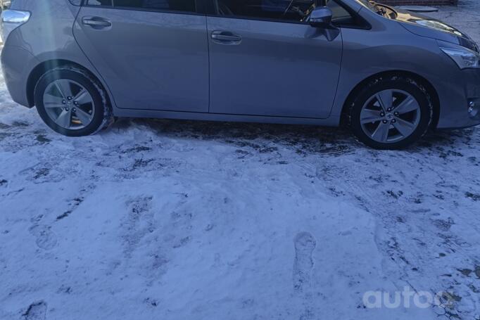 Toyota Verso 1 generation [restyling] Minivan
