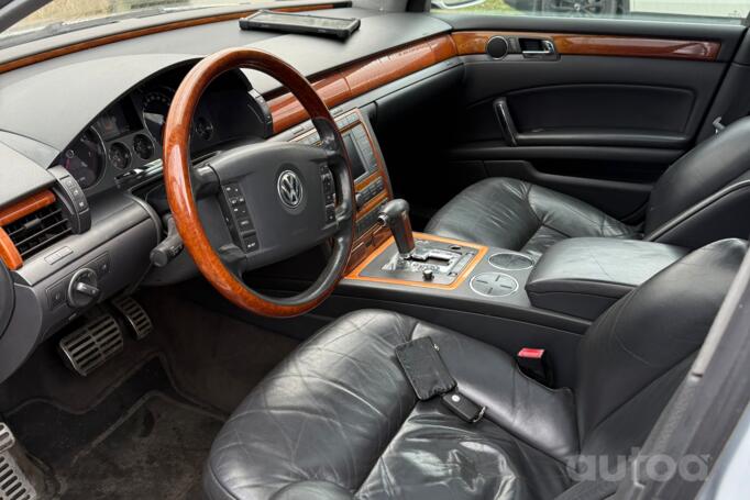 Volkswagen Phaeton 1 generation Sedan