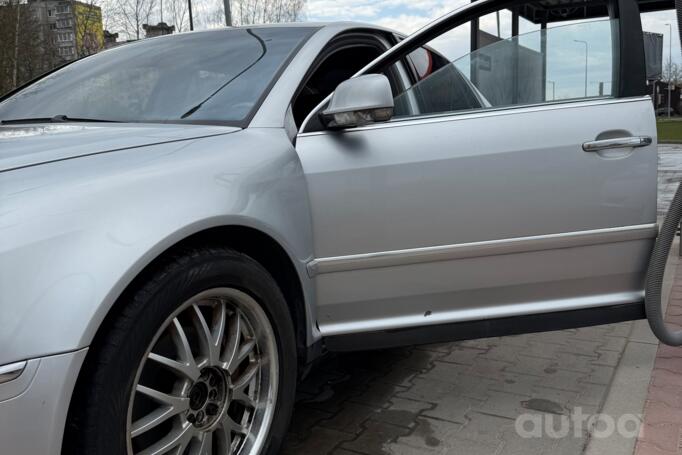 Volkswagen Phaeton 1 generation Sedan