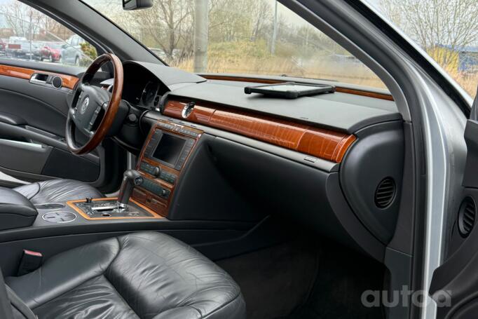 Volkswagen Phaeton 1 generation Sedan