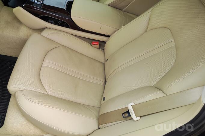 Audi A8 D4/4H Sedan
