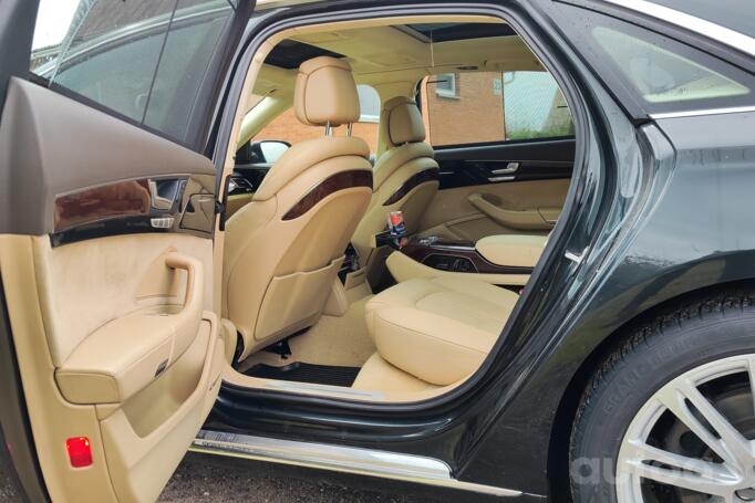 Audi A8 D4/4H Sedan