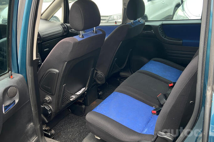 Opel Zafira A [restyling] Minivan 5-doors