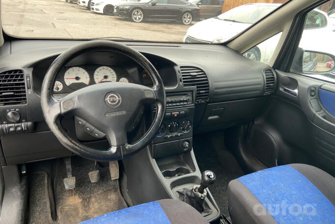 Opel Zafira A [restyling] Minivan 5-doors