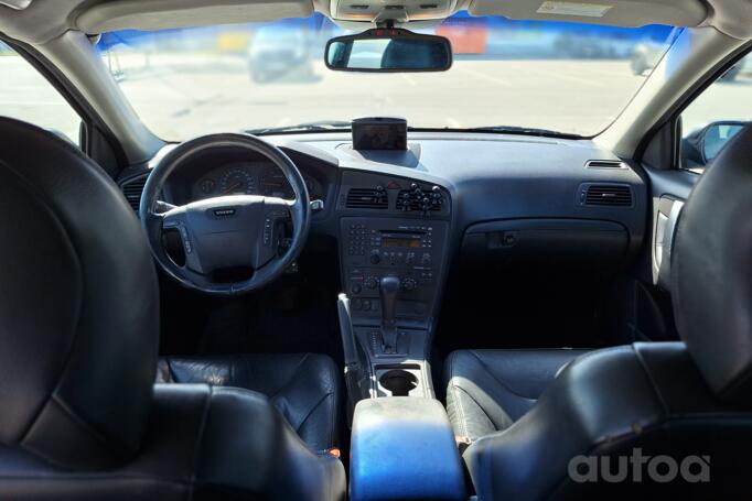 Volvo V70 2 generation wagon