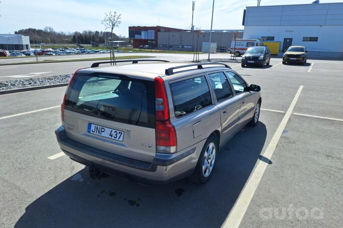 Volvo V70 2 generation wagon