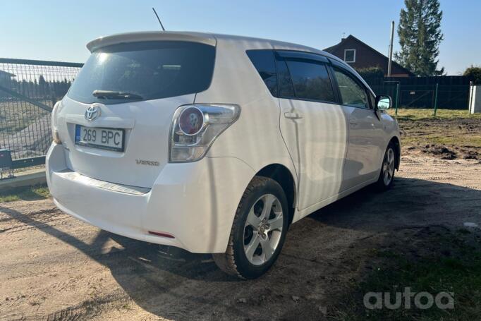 Toyota Verso 1 generation Minivan