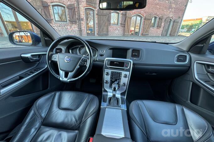 Volvo V60 1 generation [restyling] wagon 5-doors