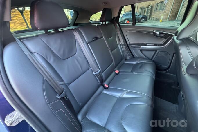 Volvo V60 1 generation [restyling] wagon 5-doors