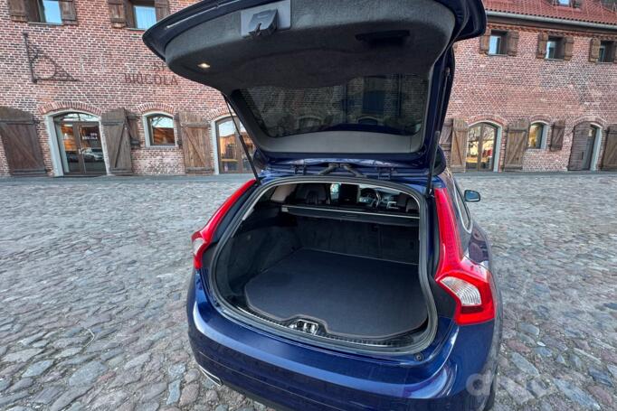 Volvo V60 1 generation [restyling] wagon 5-doors
