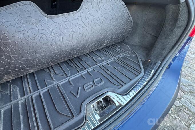 Volvo V60 1 generation [restyling] wagon 5-doors