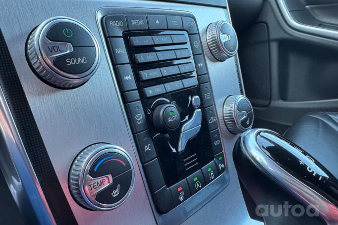 Volvo V60 1 generation [restyling] wagon 5-doors