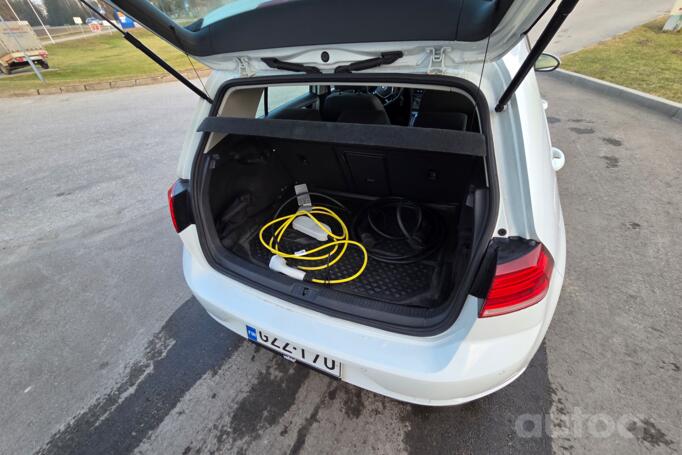Volkswagen Golf 7 generation [restyling] R hatchback 5-doors