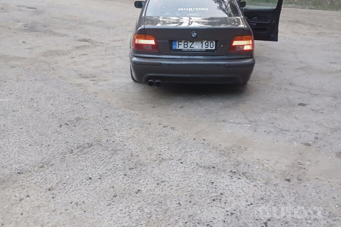 BMW 5 Series E39 Sedan 4-doors