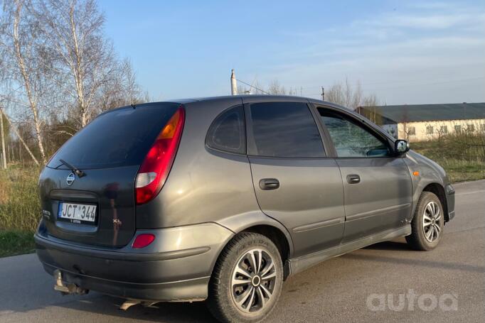 Nissan Almera Tino V10 Minivan