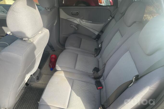 Nissan Almera Tino V10 Minivan