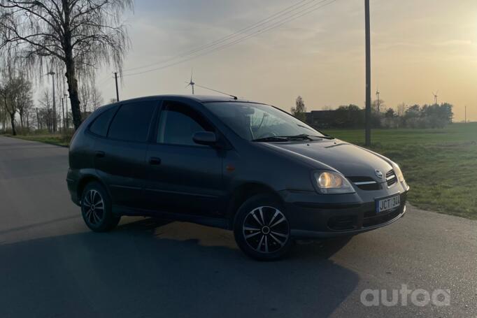 Nissan Almera Tino V10 Minivan