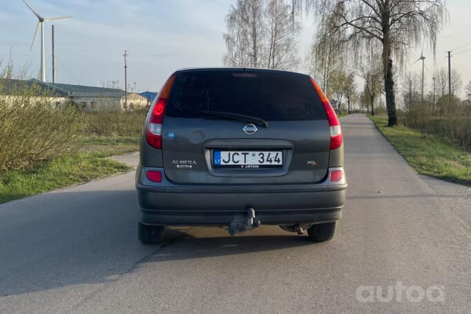 Nissan Almera Tino V10 Minivan