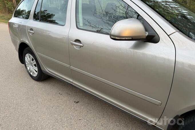Skoda Octavia 2 generation [restyling] Combi wagon 5-doors