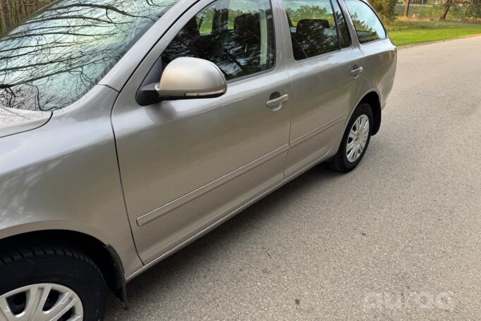 Skoda Octavia 2 generation [restyling] Combi wagon 5-doors