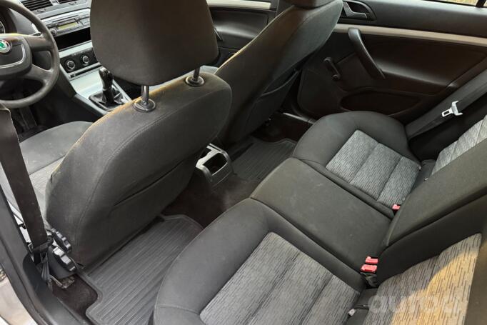 Skoda Octavia 2 generation [restyling] Combi wagon 5-doors
