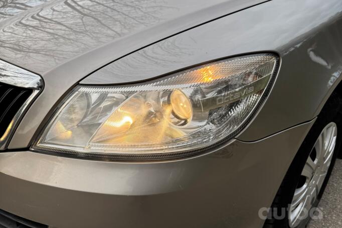 Skoda Octavia 2 generation [restyling] Combi wagon 5-doors