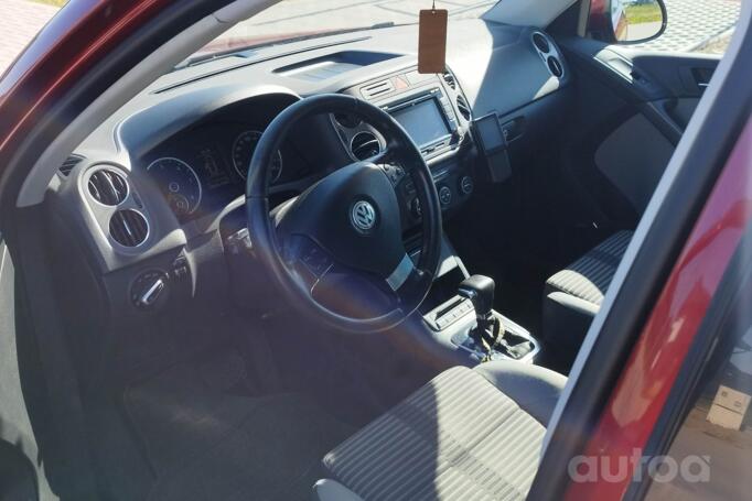 Volkswagen Tiguan 1 generation Crossover