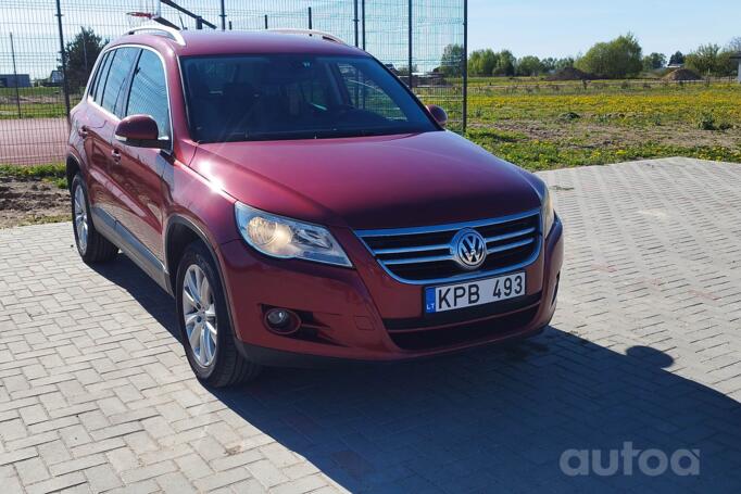 Volkswagen Tiguan 1 generation Crossover