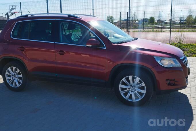 Volkswagen Tiguan 1 generation Crossover