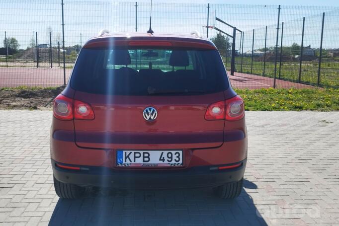 Volkswagen Tiguan 1 generation Crossover