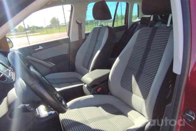 Volkswagen Tiguan 1 generation Crossover