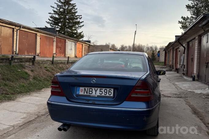Mercedes-Benz C-Class W203/S203/CL203 Sedan