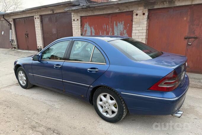 Mercedes-Benz C-Class W203/S203/CL203 Sedan