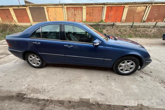 Mercedes-Benz C-Class W203/S203/CL203 Sedan