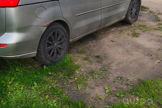 Mazda 5 CR Minivan