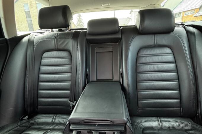 Volkswagen Passat B6 wagon 5-doors